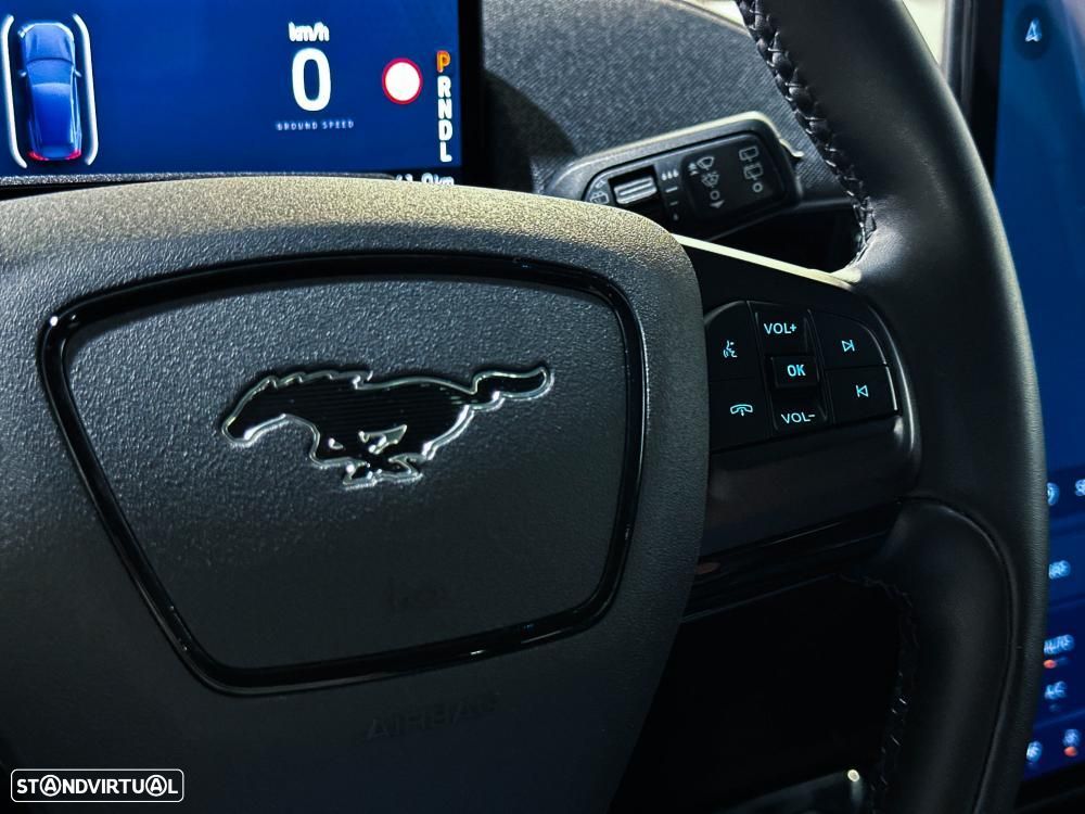 Ford Mustang Mach-E 75.7 kWh Base - 40