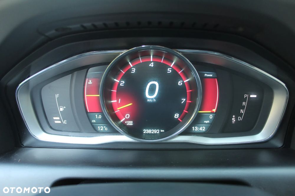 Volvo XC 60 T6 AWD Momentum - 27