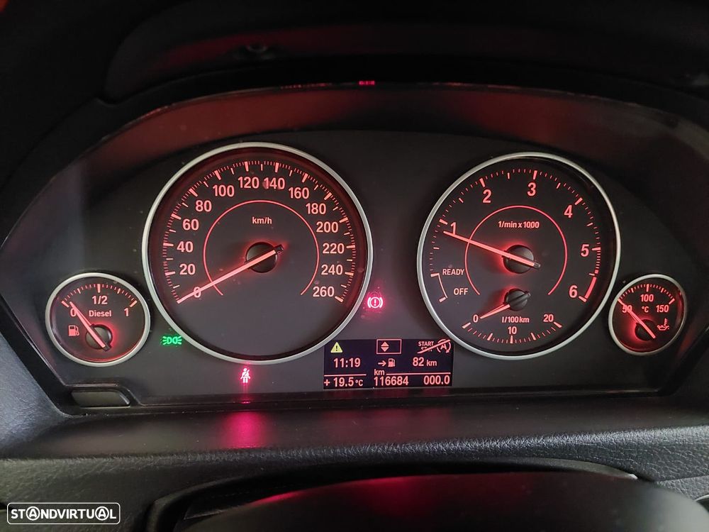 BMW 320 d Line Sport - 13