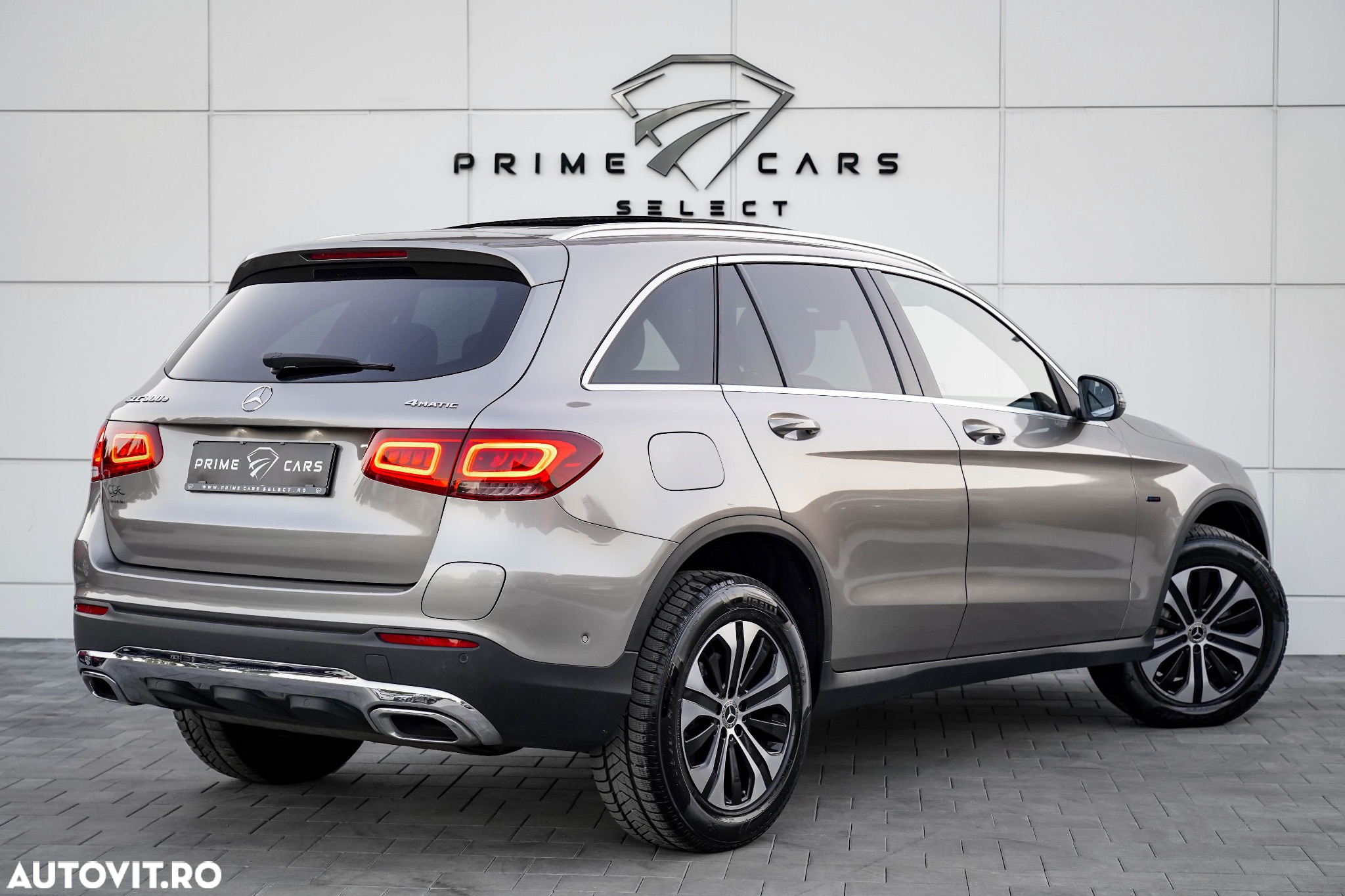 Mercedes-Benz GLC 300 e 4Matic 9G-TRONIC Exclusive - 4