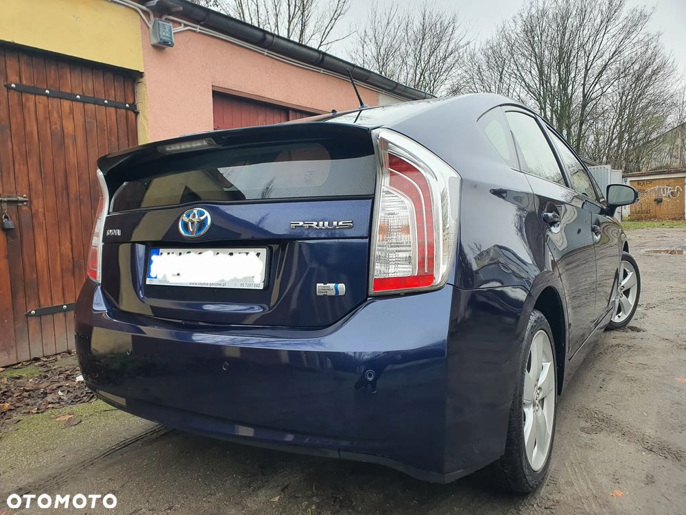 Toyota Prius (Hybrid) - 7