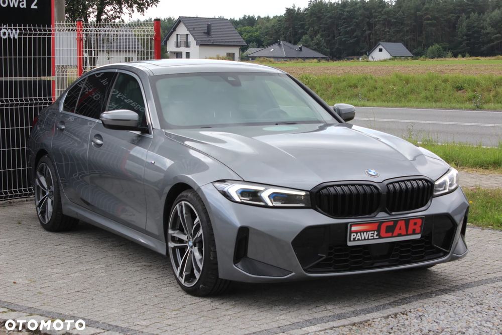 BMW Seria 3 330i xDrive M Sport - 4