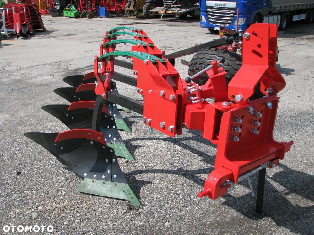 Akpil Pług obrotowy KM-180HP, KM-80R, Mix-Due, KM-80, Euro-Masz PO-4, POM4,  Bomet U-064/1, Pług jednobelkowy Akpil Mix-40, Wirax U018, Euro-Masz PJ4, PJR-4, PJM-4, Pług zagonowy - ramowy Akpil CZH350, CZH400, Euro-Masz Atlas PZ-3, PZ4 - 36