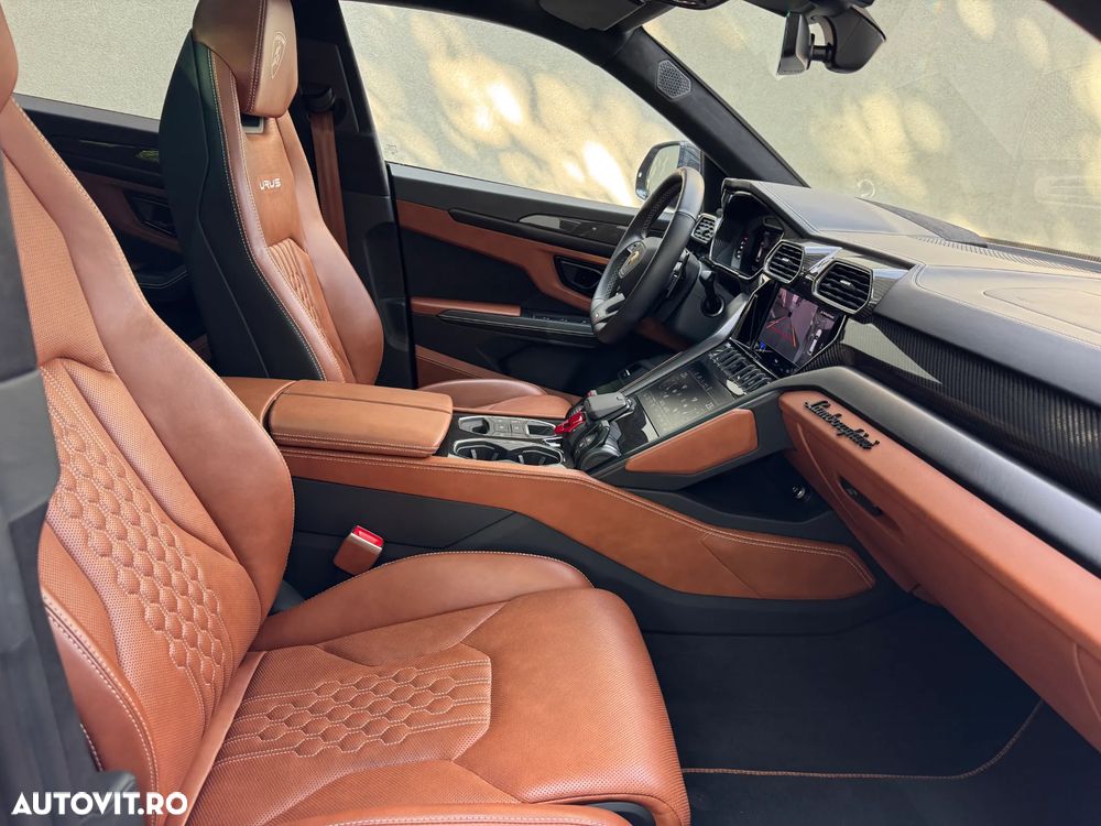 Lamborghini URUS - 12
