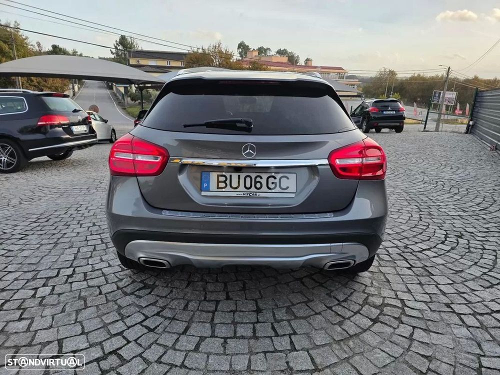 Mercedes-Benz GLA 200 - 12
