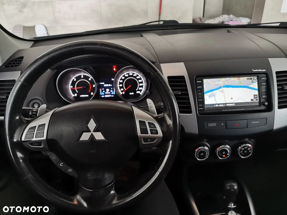 Mitsubishi Outlander 2.2 DI-D 4WD TC-SST Motion - 16