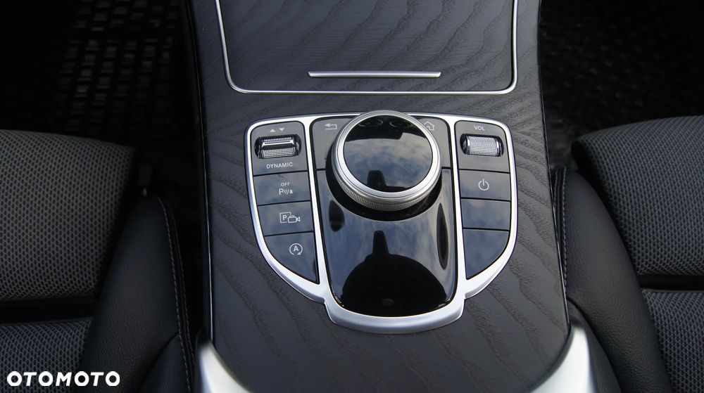 Mercedes-Benz Klasa C 220 d T 9G-TRONIC AMG Line - 19