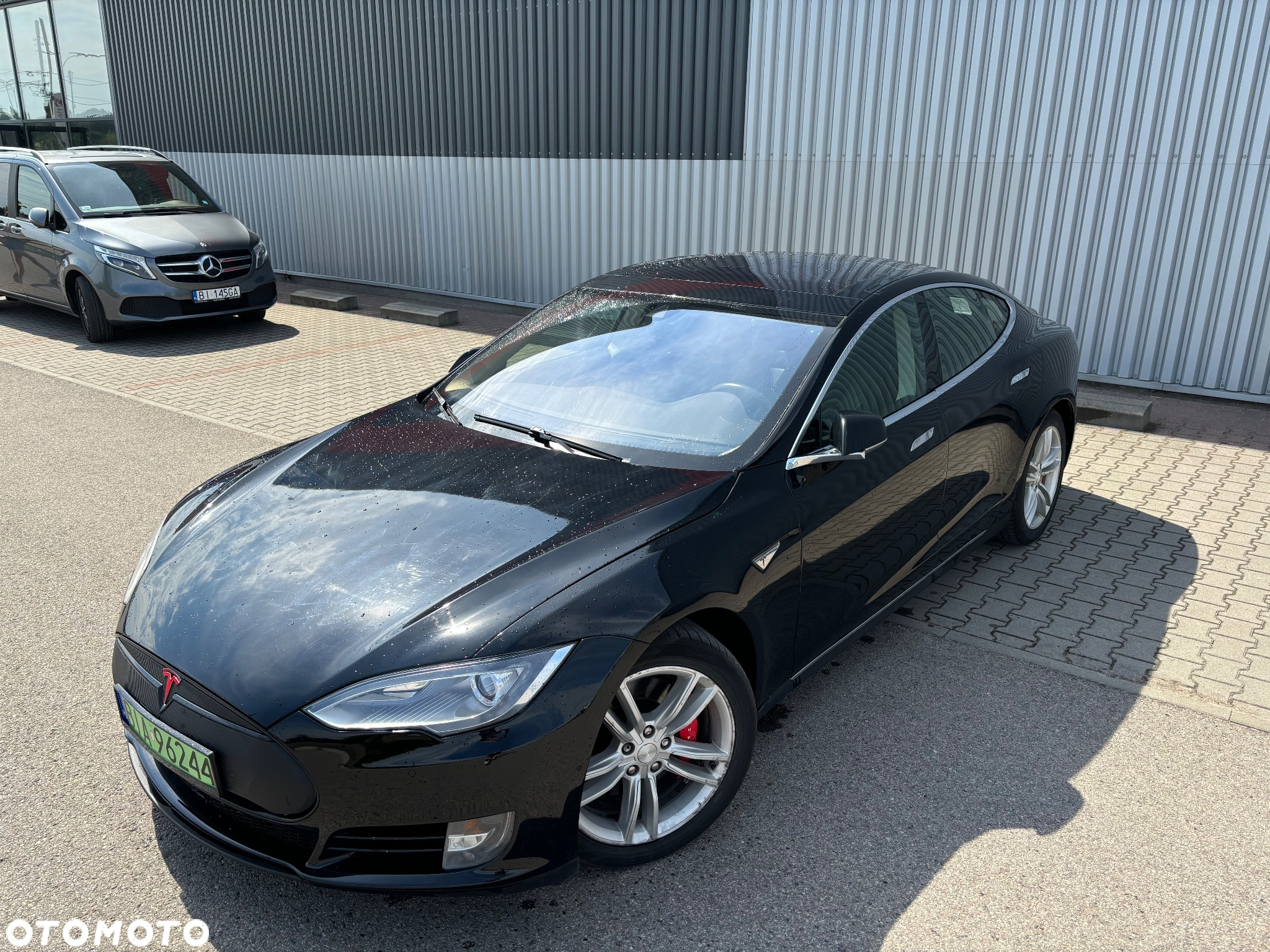 Tesla Model S D Performance - 13