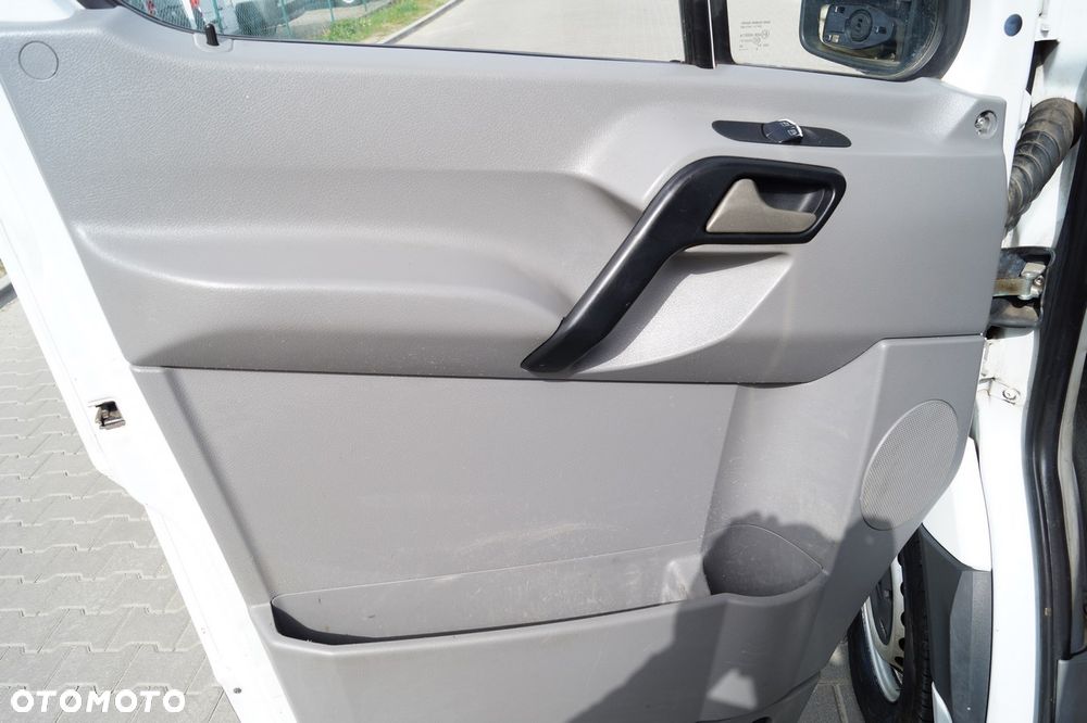 Mercedes-Benz Sprinter - 11