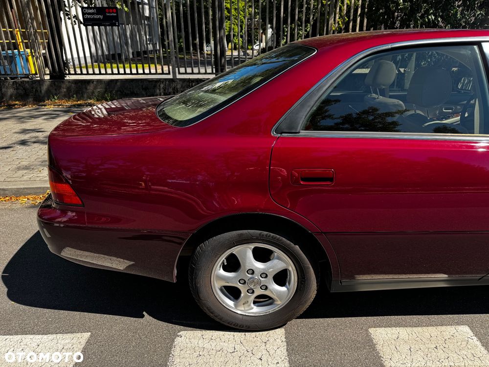 Lexus ES - 6