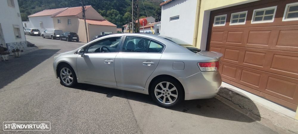 Toyota Avensis SD 2.0 D-4D Exclusive +Pele+GPS - 4