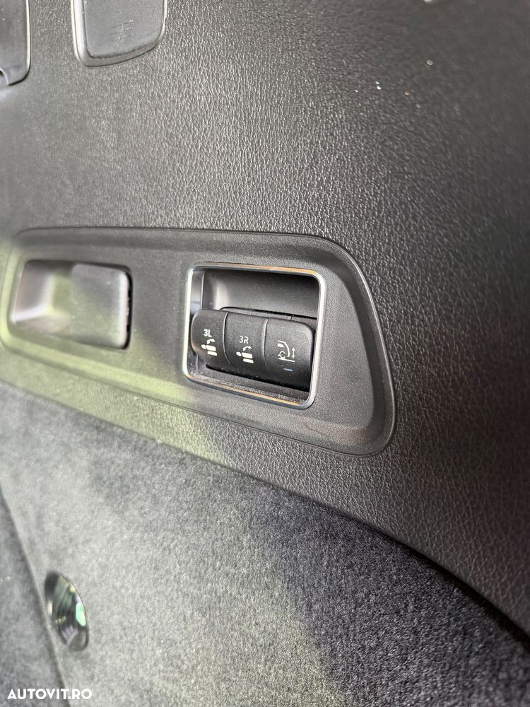 Mercedes-Benz GLS - 31