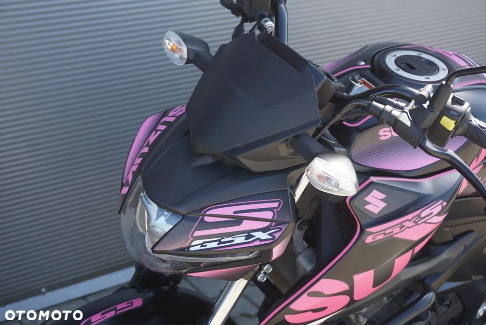 Suzuki GSX - 19