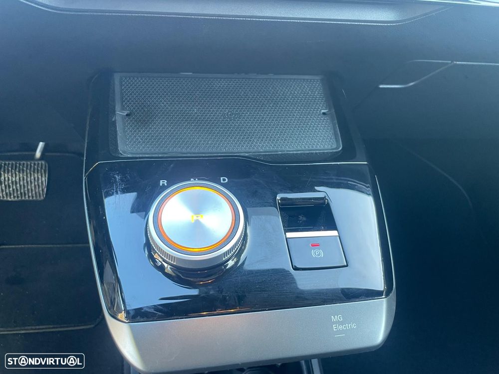 MG MG4 64 kWh Luxury - 11