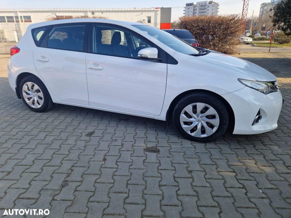 Toyota Auris 1.6 L Valvematic Luna - 4