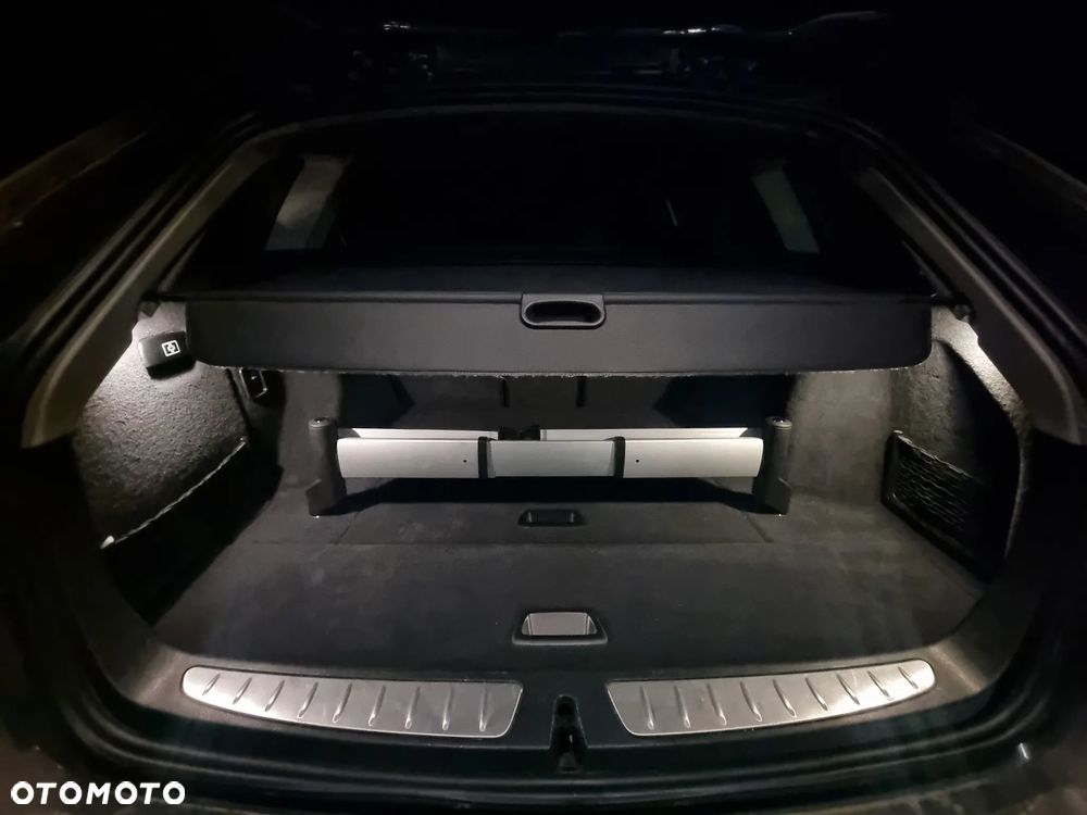 BMW Seria 3 335d xDrive Edition M Sport Shadow - 40