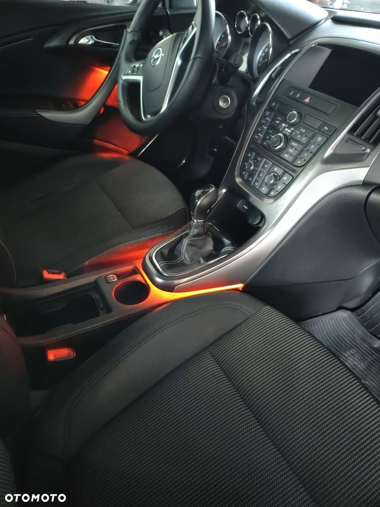 Opel Astra 1.6 Turbo - 5