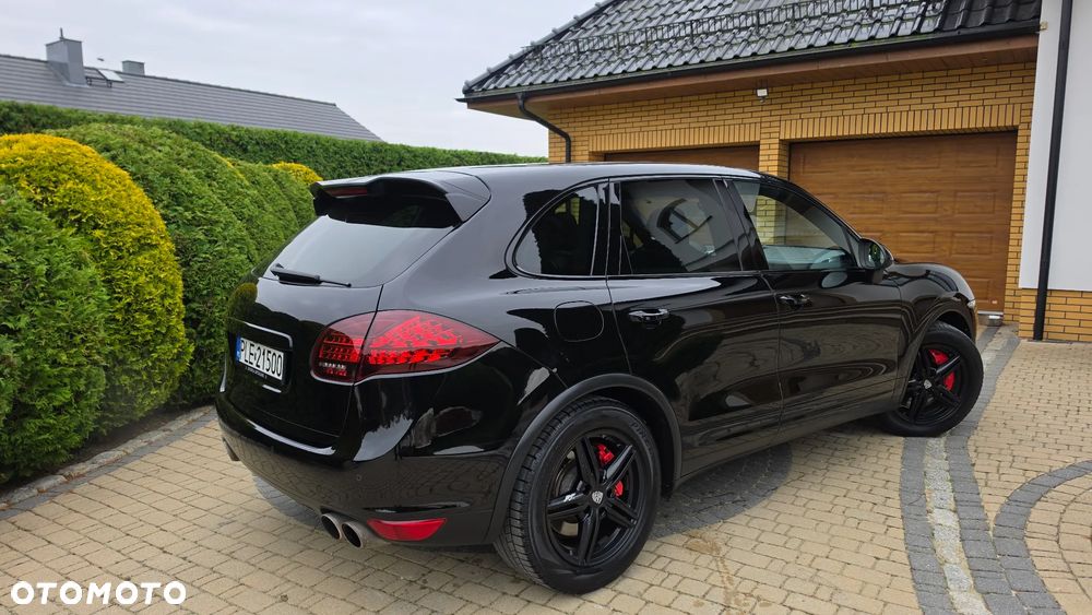Porsche Cayenne Turbo - 19