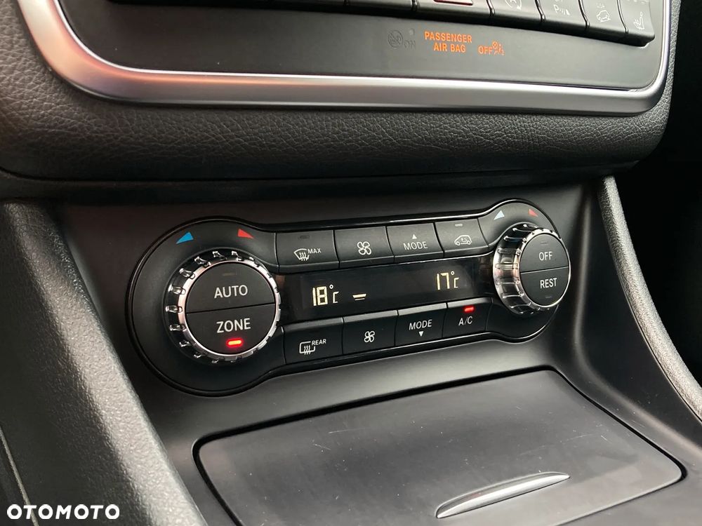 Mercedes-Benz GLA 250 7G-DCT AMG Line - 23
