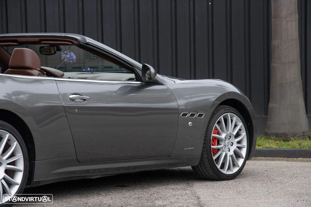 Maserati Grancabrio 4.7 V8 - 23