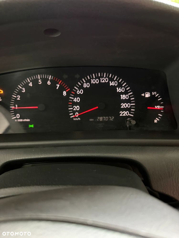 Toyota Corolla - 16