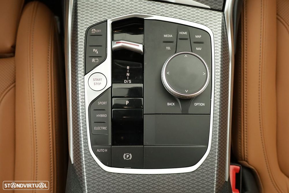 BMW 330 e Pack Desportivo M Auto — fotografia 14