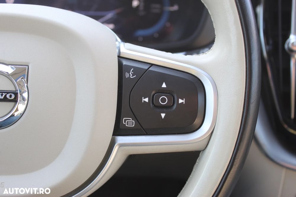 Volvo XC 60 T6 AWD Recharge Geartronic Inscription Expression - 18