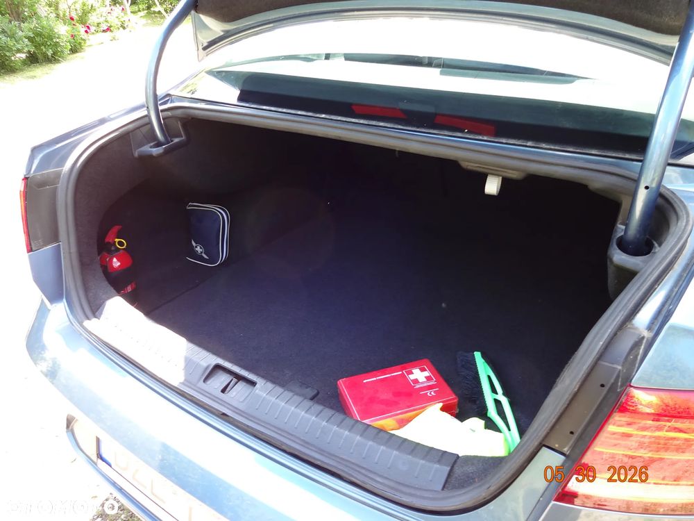 Volkswagen Passat 1.4 TSI BMT Trendline - 10