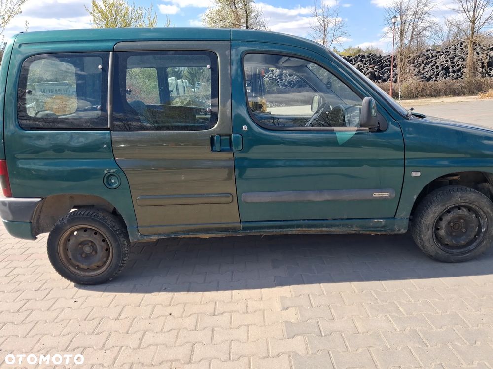 Citroen Berlingo I Peugeot Partner 1 Multispace silnik 1.9 D 51kW 70KM DW8 pompa wtryskowa Delphi R8448B371B skrzynia biegów drzwi maska klapa zderzak błotnik zielony KQAC maglownica belka mcperson sterownik panel moduł silniczek fotel szyba lusterko pompa przewód wąż kanapa wyświetlacz osłona mocowanie listwa felga zwrotnica lampa kokpit schowek stacyjka moduł komfortu bsi bsm boczek wentylator obudowa przewód alternator przekaźnik  mechanizm NA CZĘŚCI - 5