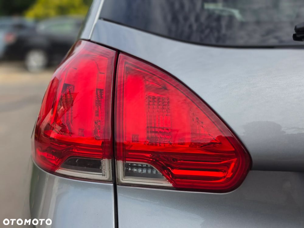 Peugeot 2008 - 9