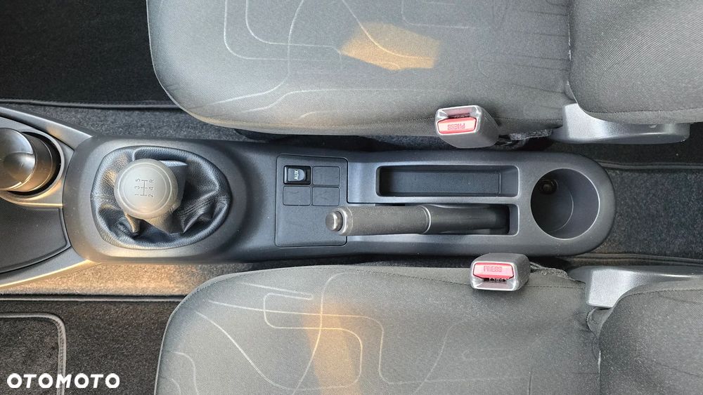 Toyota Yaris - 22