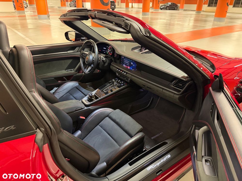 Porsche 911 Targa 4 GTS - 12