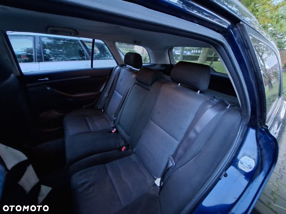 Toyota Avensis 1.8 VVT-i Sol - 16