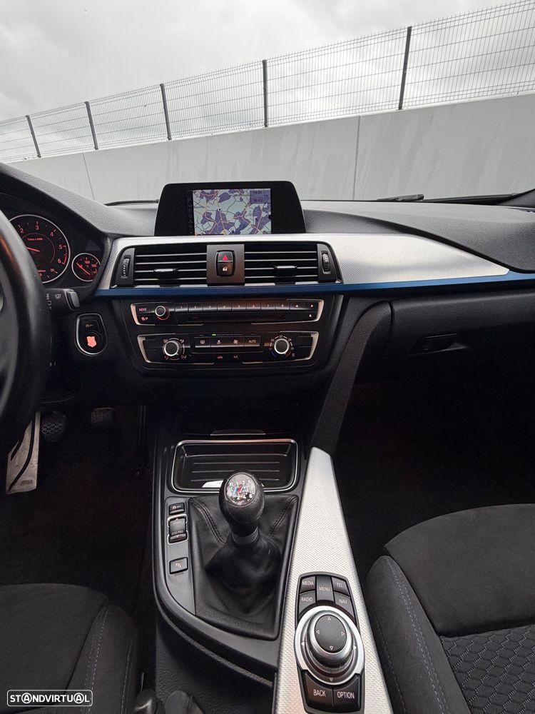 BMW 318 d Pack M - 10