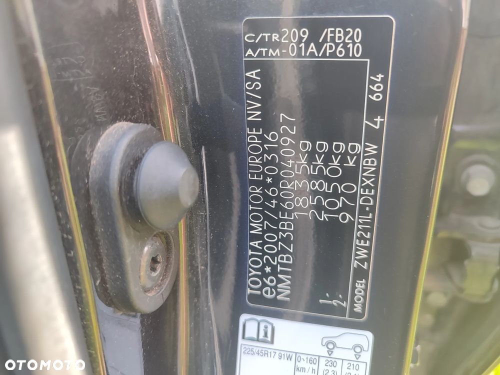 Toyota Corolla - 12
