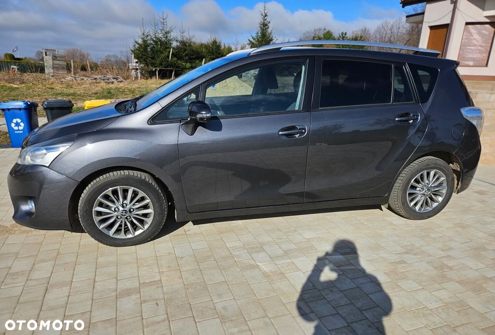 Toyota Verso 1.6 D-4D Prestige - 4