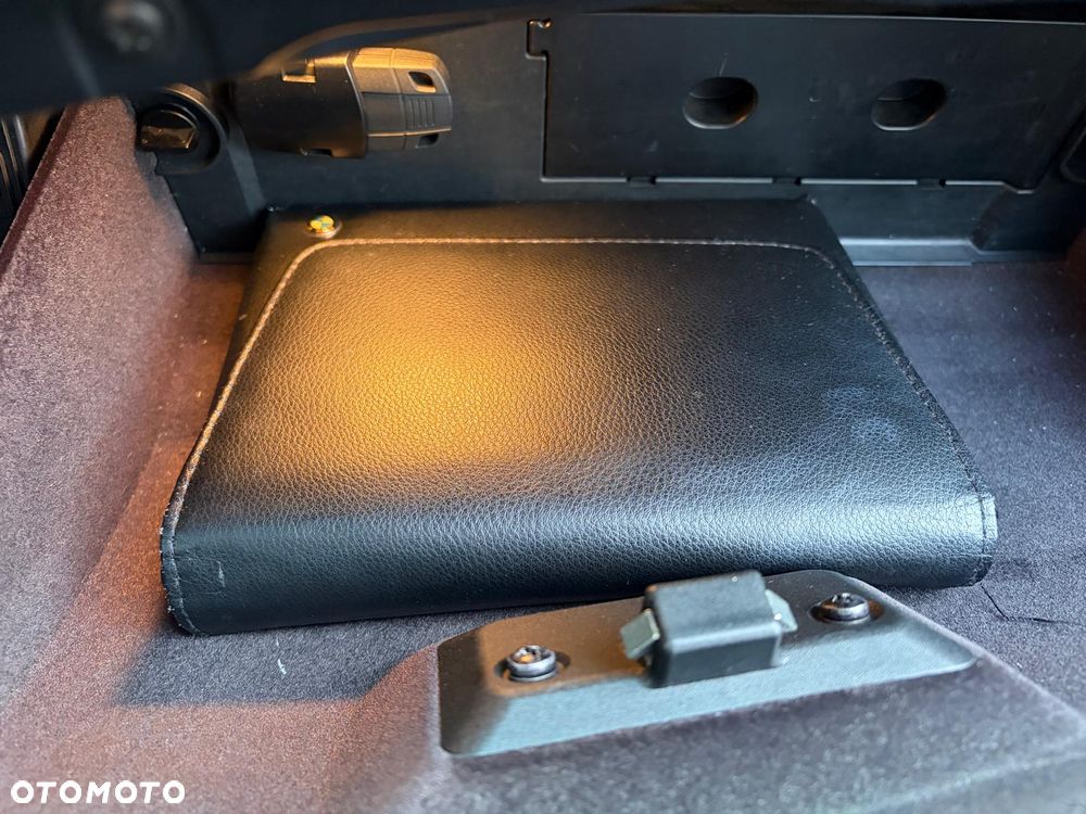 BMW Seria 5 520i Edition Exclusive - 28