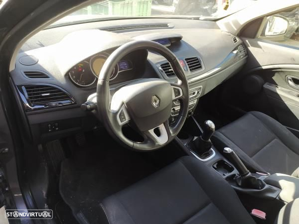 Tablier Renault Megane Iii Grandtour (Kz0/1) - 3