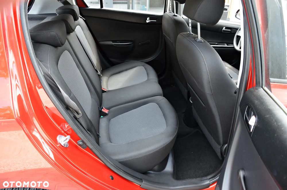 Hyundai i20 1.2 Trend - 33