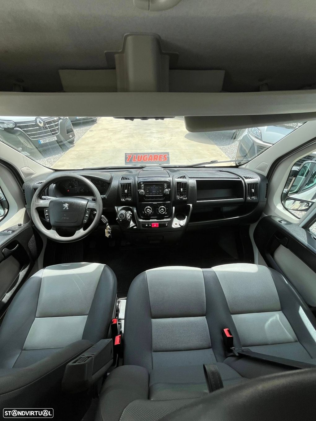 Peugeot Boxer 3.0hdi    7lugares - 16