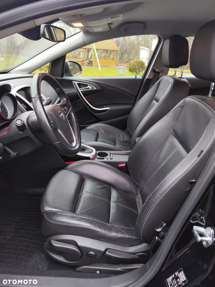 Opel Astra 1.6 T Cosmo - 10