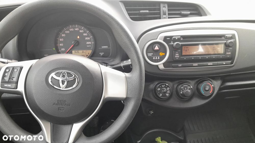 Toyota Yaris - 7