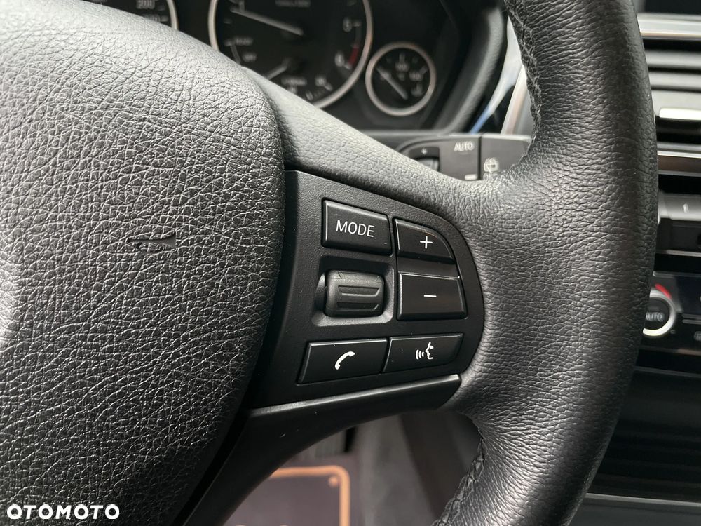 BMW Seria 3 320d Touring Advantage - 23