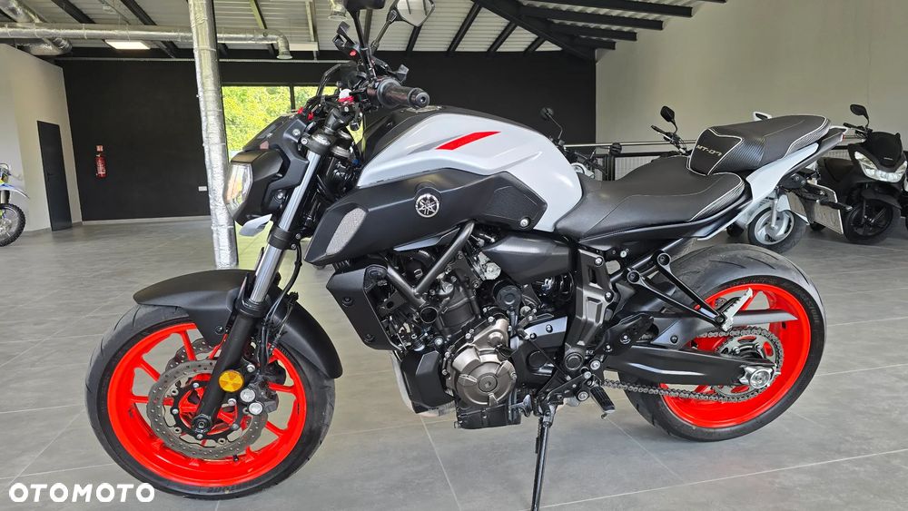 Yamaha MT - 1