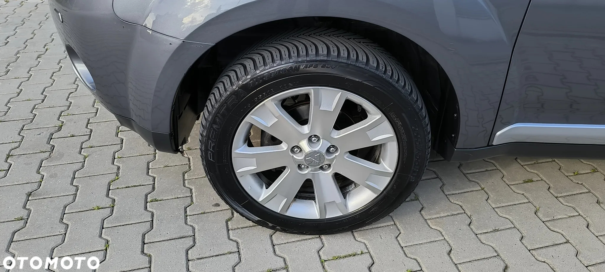 Mitsubishi Outlander 2.4 4WD CVT Intense - 32