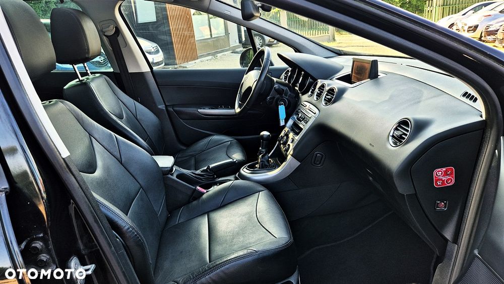 Peugeot 308 - 40