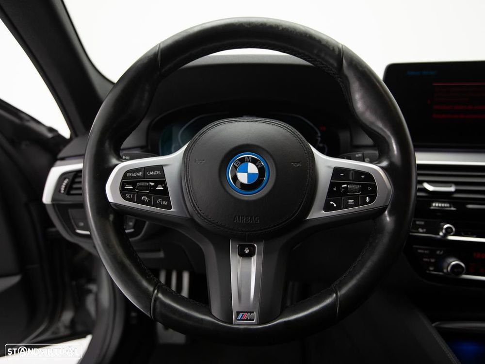 BMW 530 e Pack Desportivo M - 19