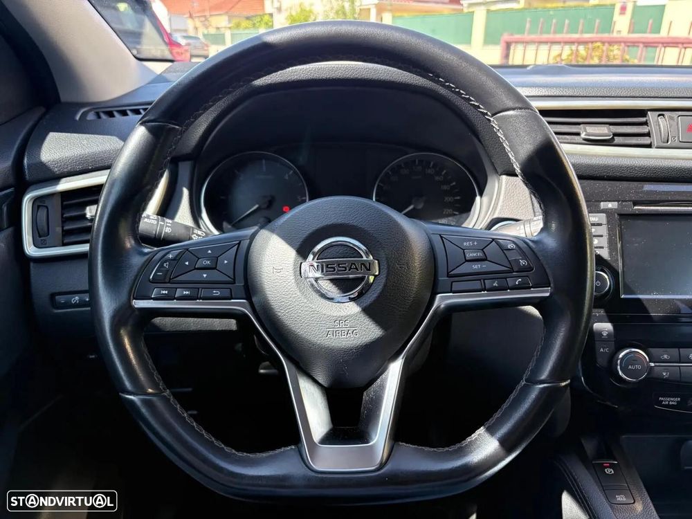 Nissan Qashqai 1.5 dCi N-Connecta J18 - 39