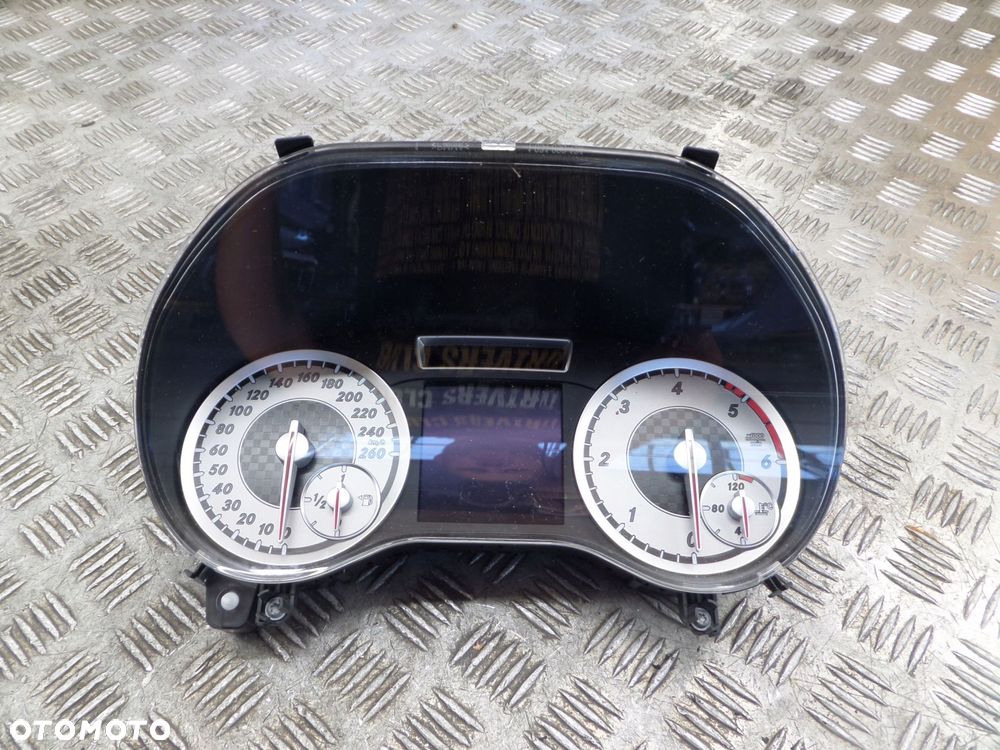 mercedes w176 zegar licznik pakiet amg diesel a1769009301 - 1
