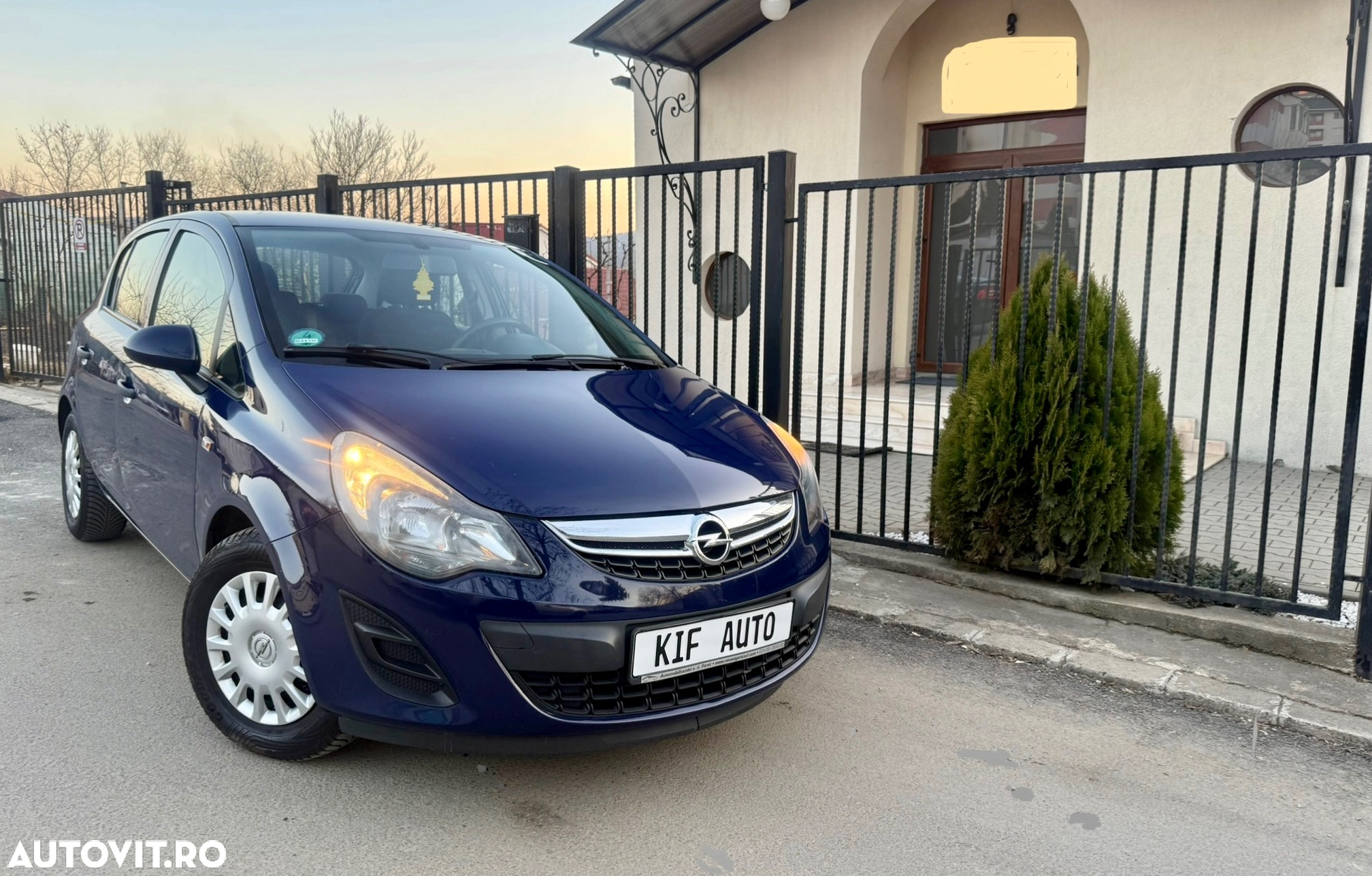Opel Corsa 1.2 Enjoy - 10